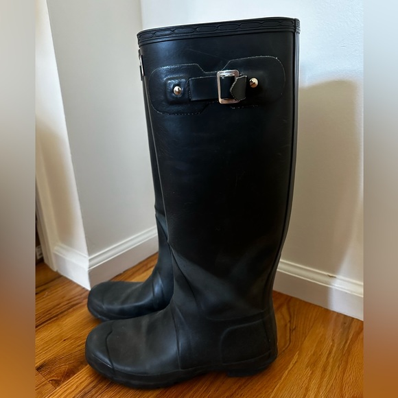 Hunter Original Tall Rain Boots, Navy, size 8 / 39 - Picture 3 of 6